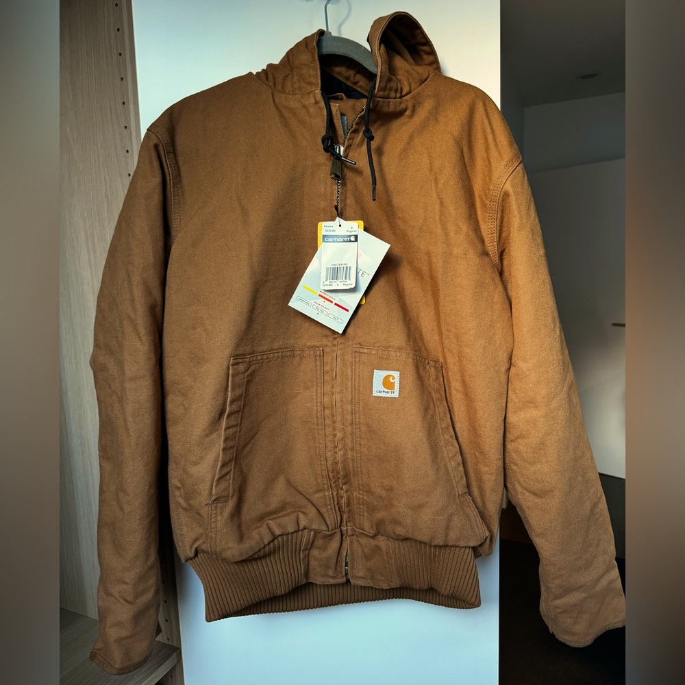 NWT Men’s Carhartt Jacket - Hooded